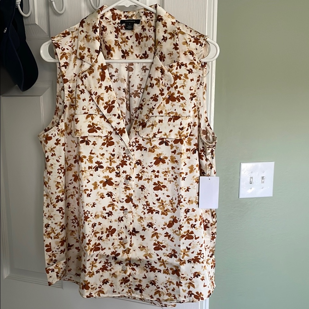 Floral Sleeveless Blouse